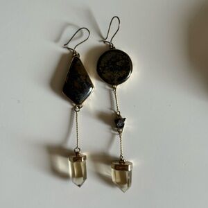 Dangling Artistic Black/Gold Stone and quartz Crystal Drop Earrings per artisan